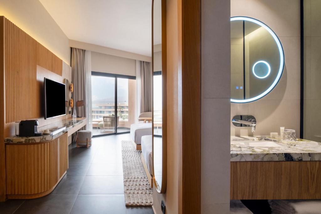 Marriott Taghazout — chambre et salle de bain